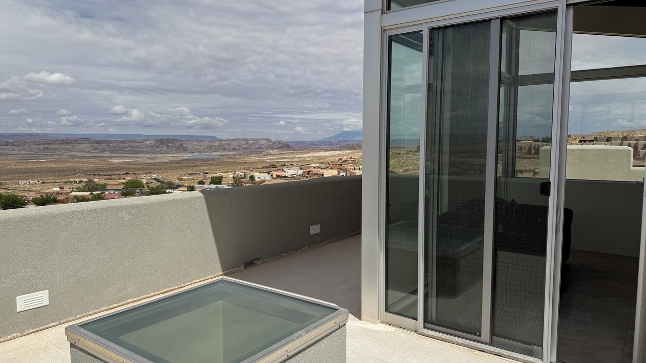 Photo of Patio Balcony in Greenehaven
