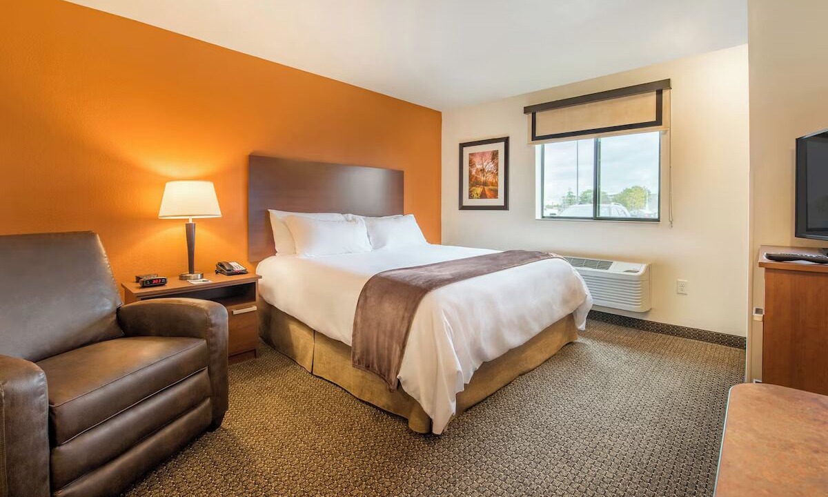 Photo of Bedroom in Midtown Anchorage