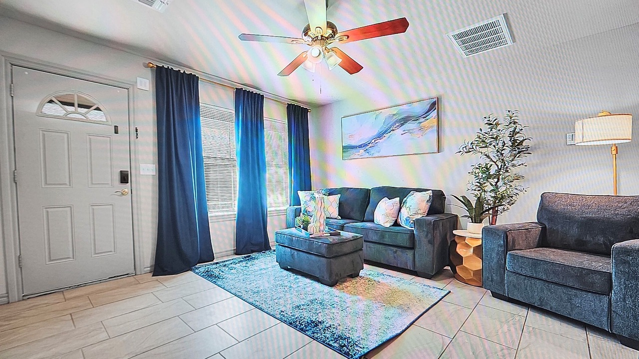 Photo of Livingroom in Elgin