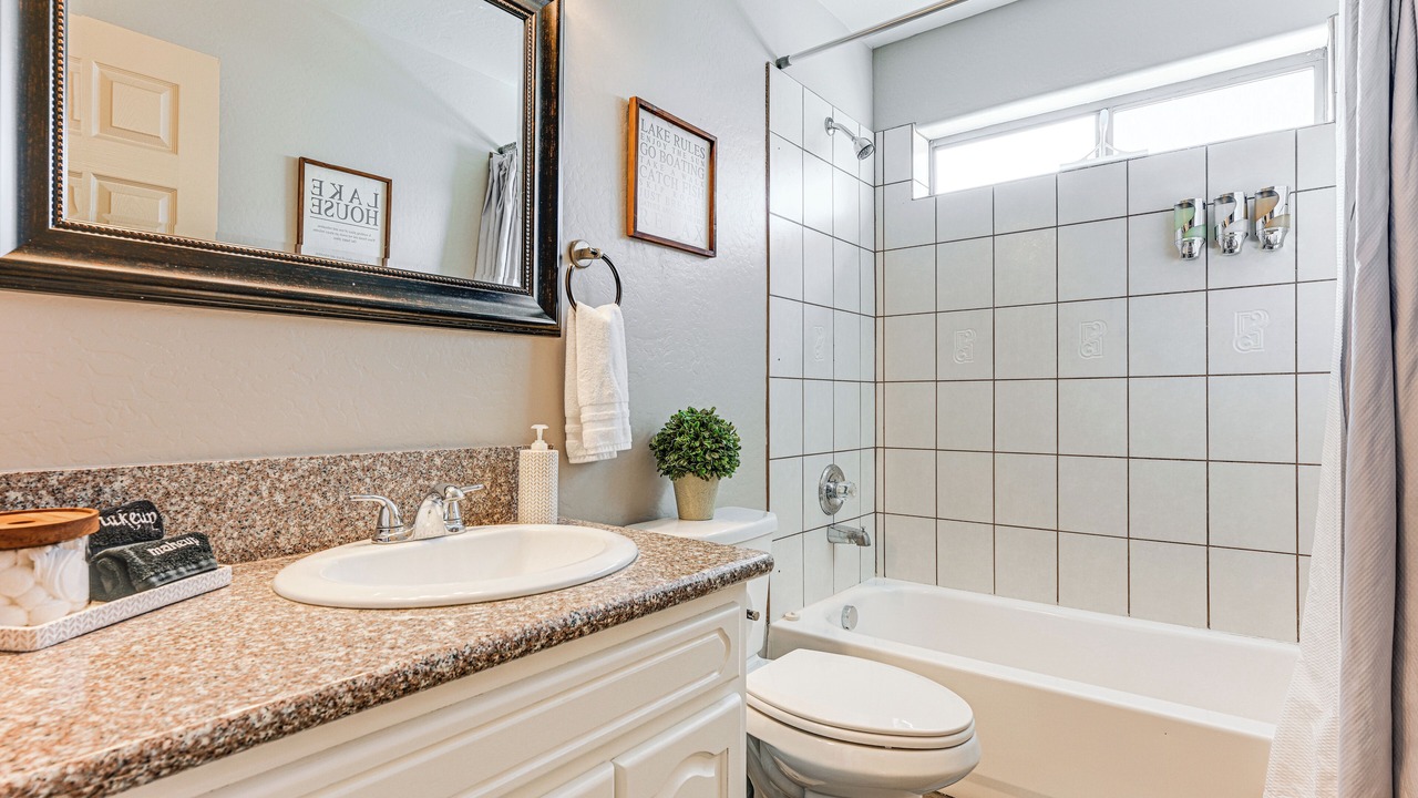 Photo of Bathroom in Greenehaven