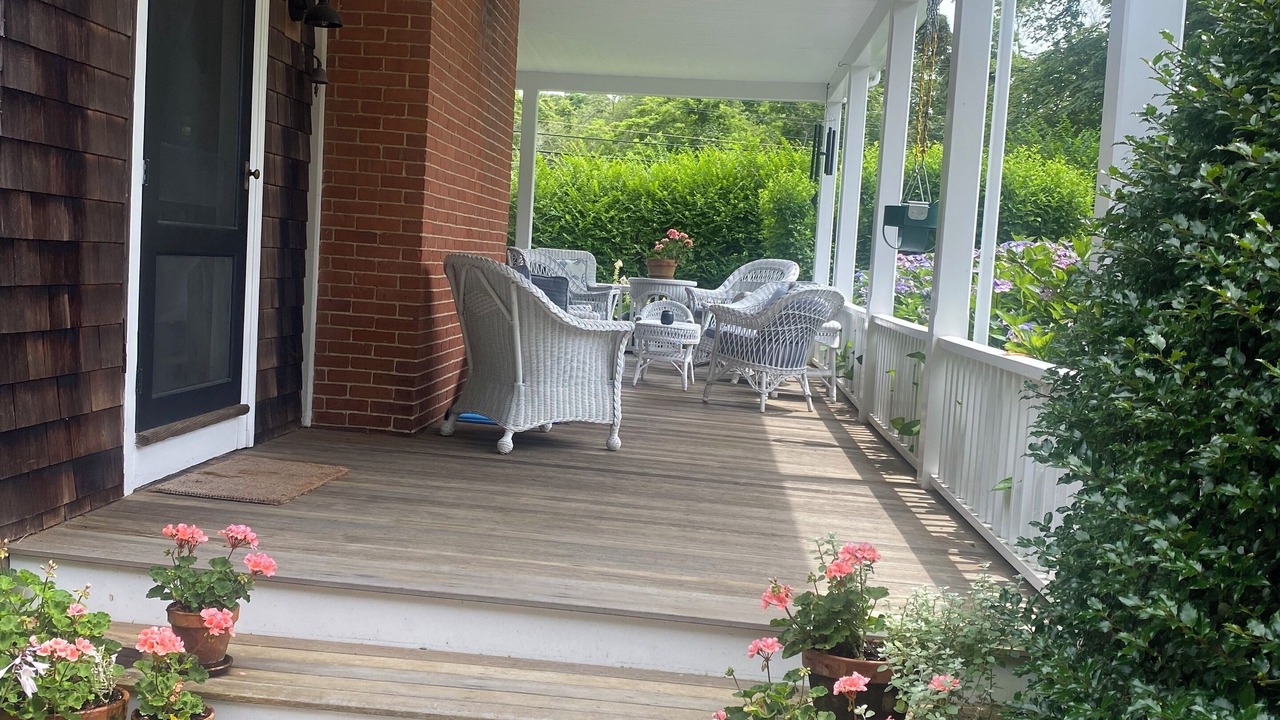 Photo of Patio Balcony in Silver Beach