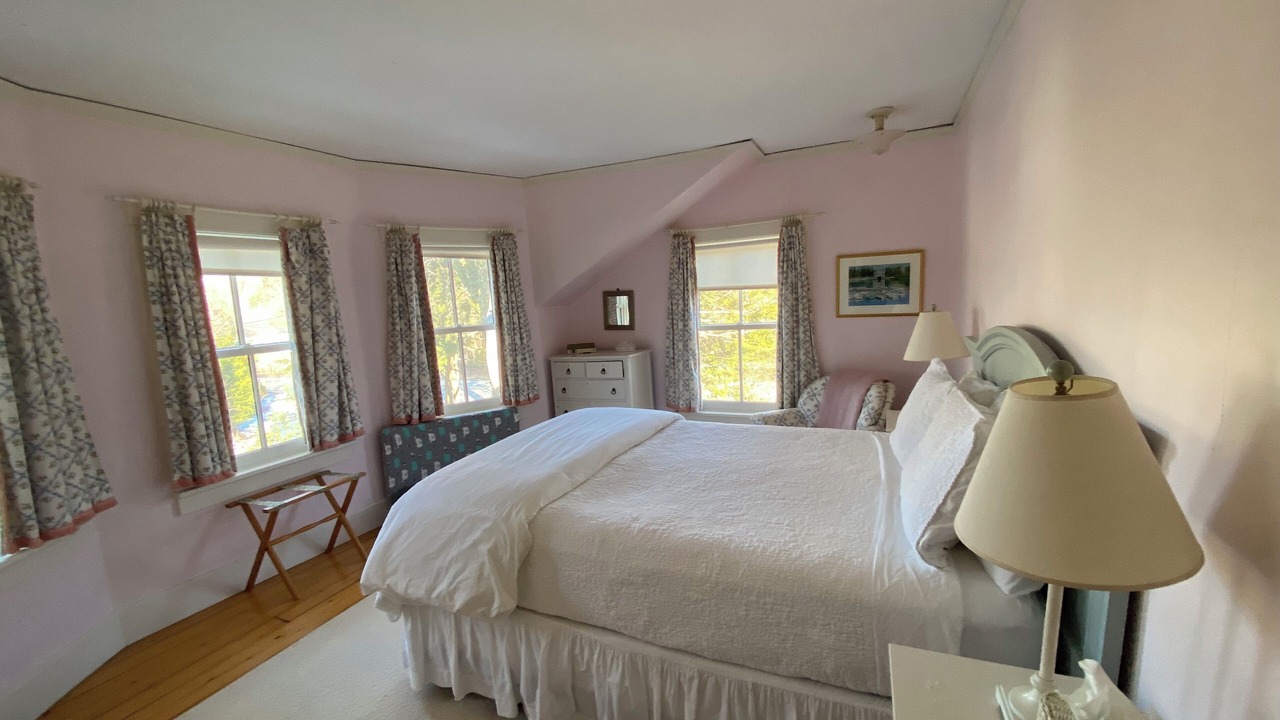 Photo of Bedroom in Silver Beach