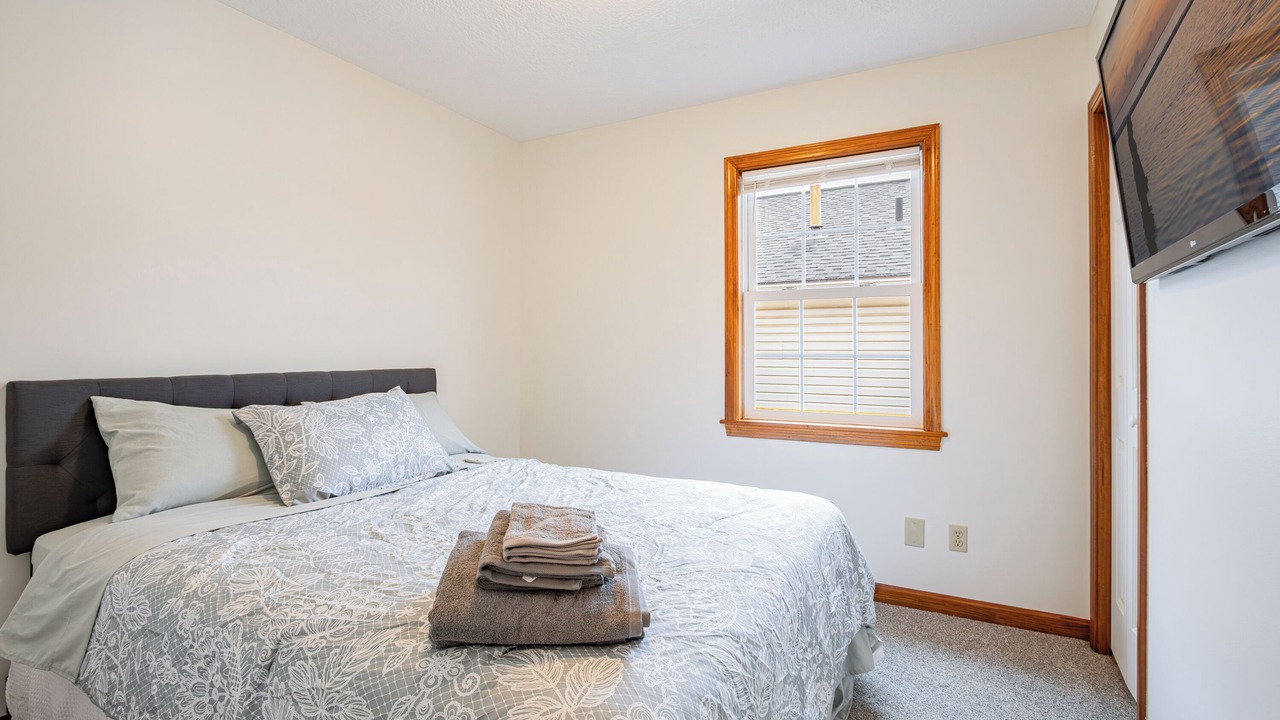 Photo of Bedroom in Akron