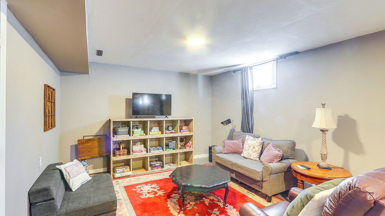 Photo of Livingroom in Hillsboro