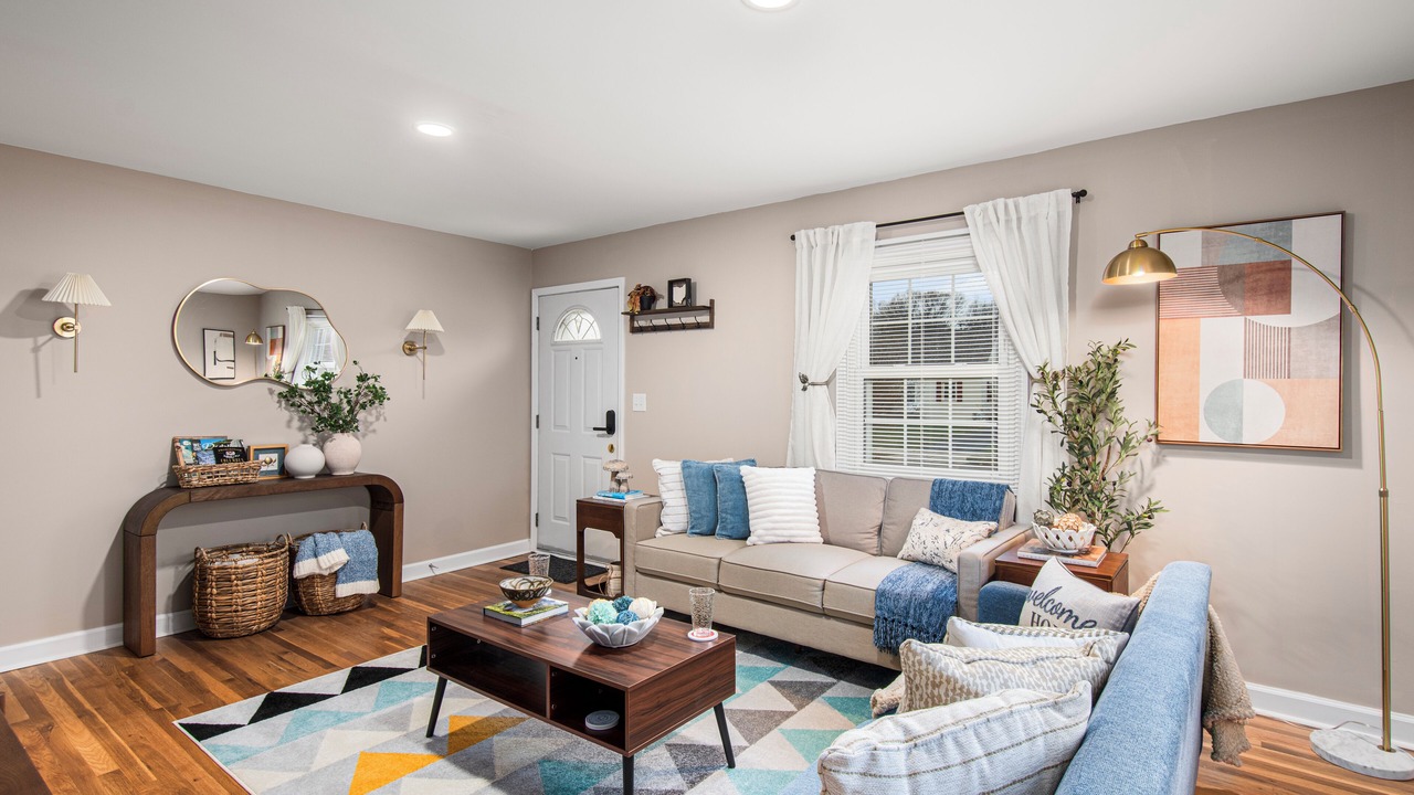 Photo of Livingroom in Central Clintonville