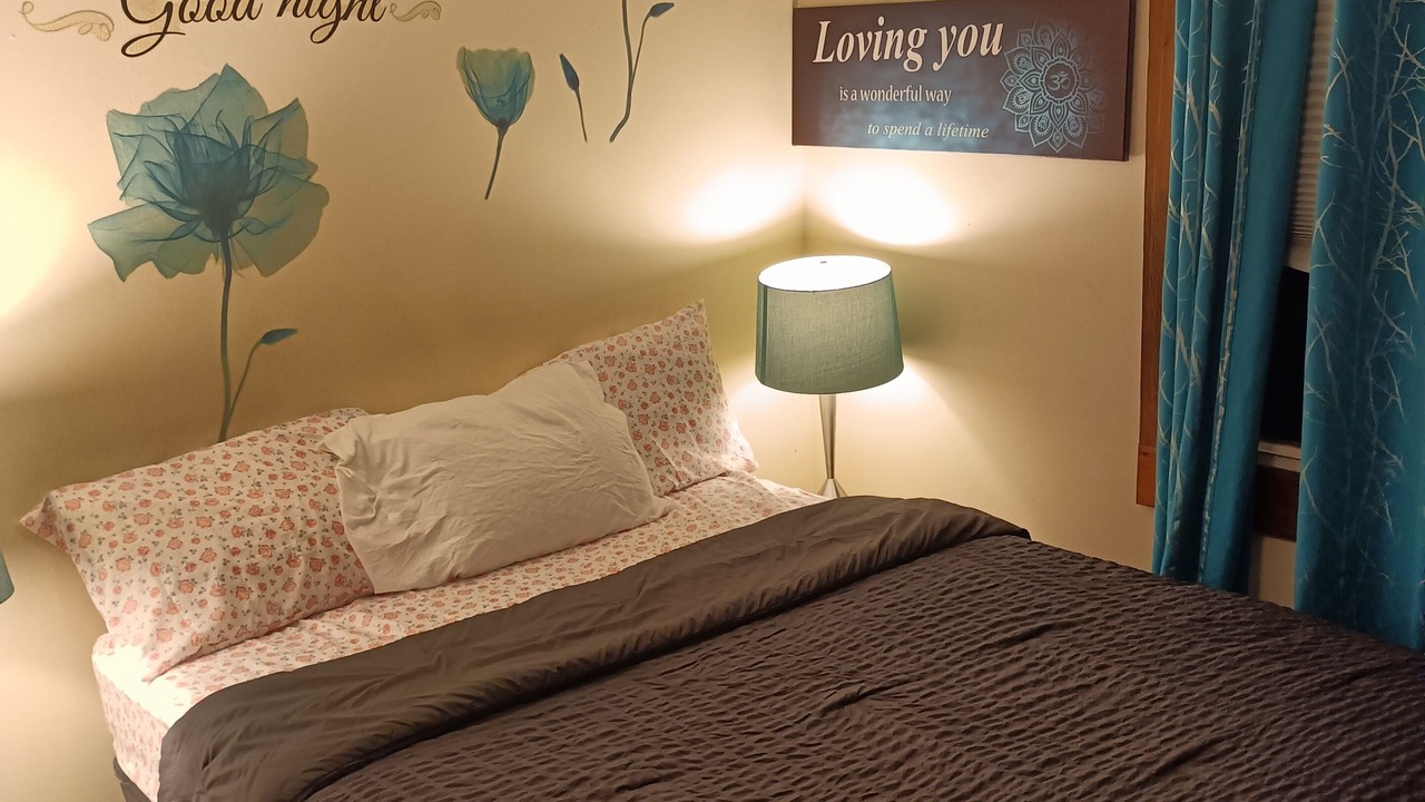 Photo of Bedroom in Sixteen Acres