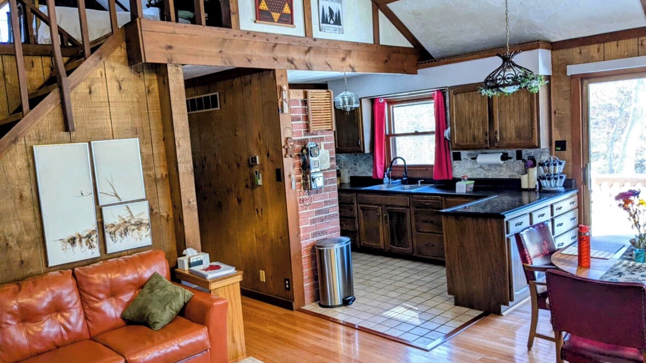 Photo of Livingroom in Ashland