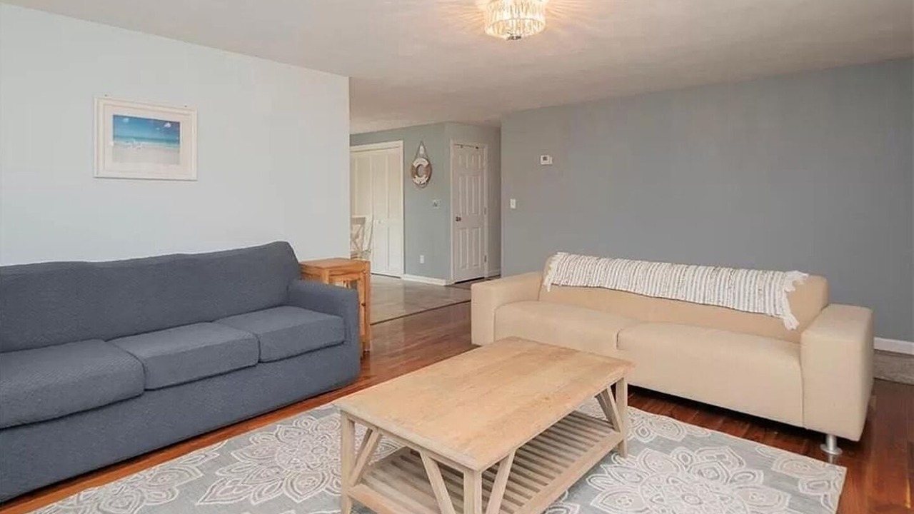 Photo of Livingroom in Eastward Look