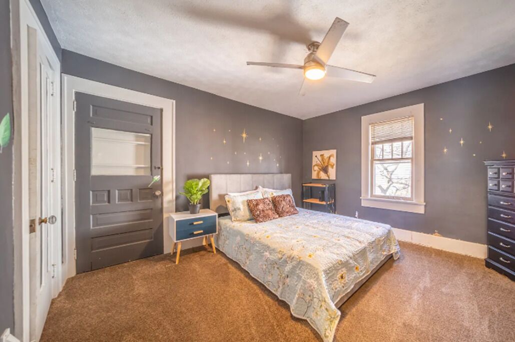 Photo of Bedroom in Highland Square