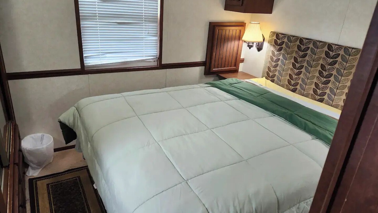 Photo of Bedroom in Senecaville