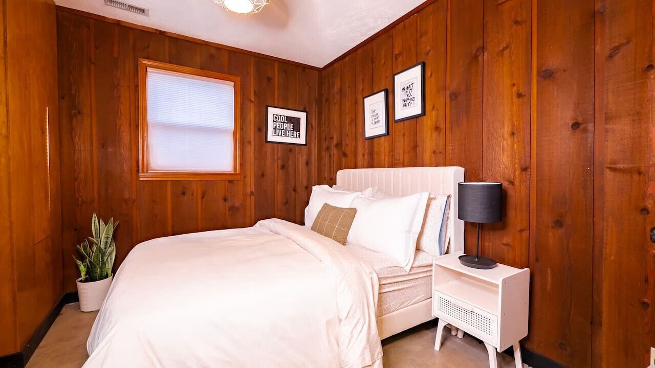 Photo of Bedroom in Lawrence