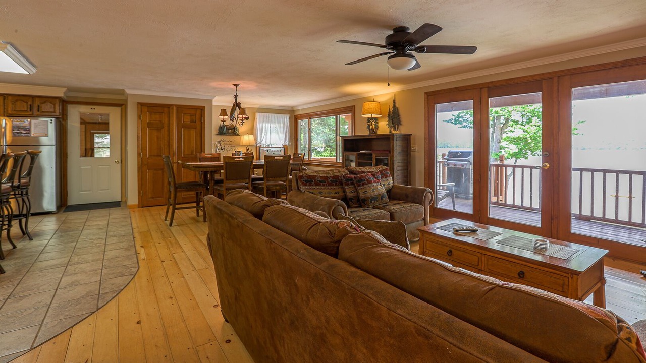 Photo of Livingroom in Eddington