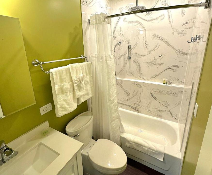 Photo of Bathroom in Lakeview