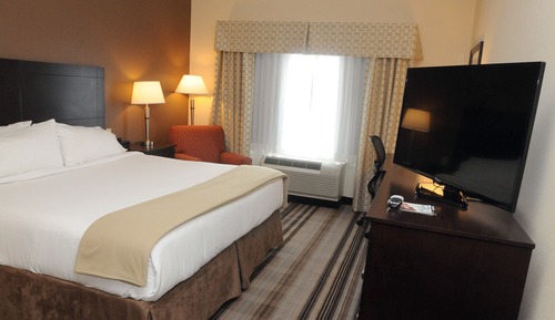 Standard Room, 1 King Bed