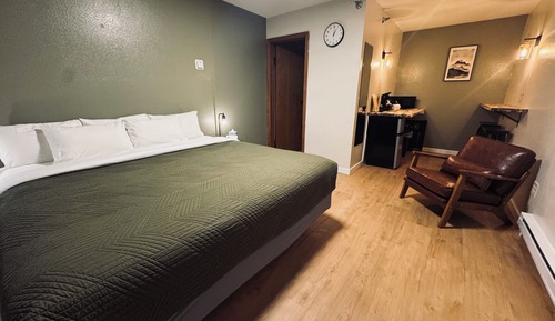 Standard Room, 1 King Bed