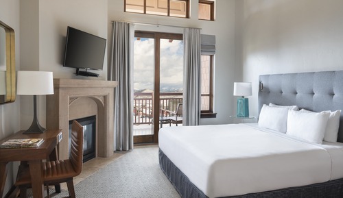 Deluxe Room, 1 King Bed, Balcony