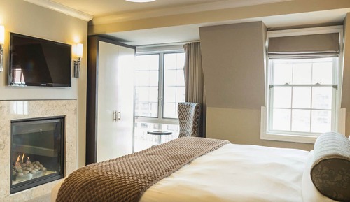 Room, 1 King Bed (Water View)