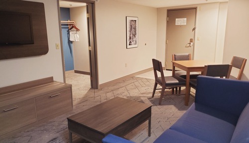 Suite, 1 King Bed, Kitchenette (Additional Living Area)