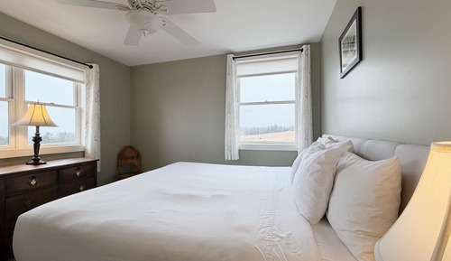 Darling Suite 2BR | Living Room