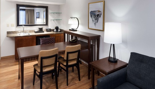 Suite, 1 King Bed, 2 Bathrooms