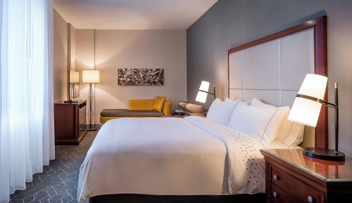 Club Room, 1 King Bed