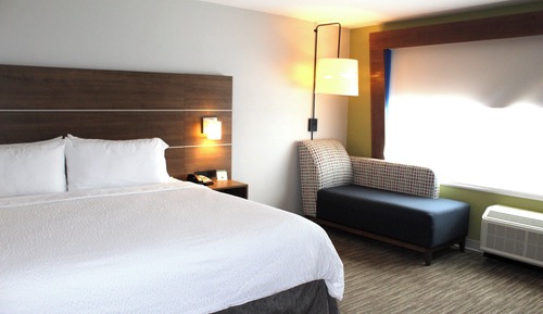 Standard Room, 1 King Bed, Accessible (Comm)