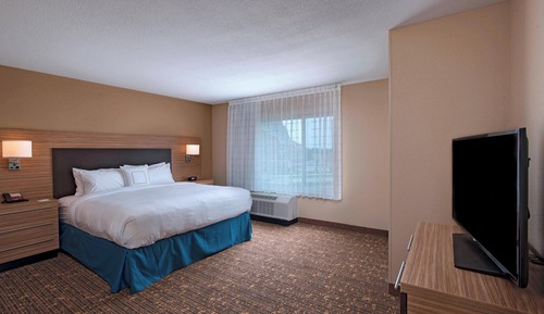 Room, 1 Bedroom (Mobility/Hearing Access, Roll-in Shwr)