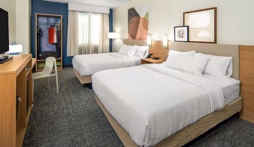 Room, 2 Queen Beds, Accessible (Mobility, Roll-In Shower)