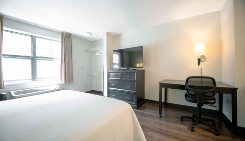 Deluxe Studio, 1 King Bed with Sofa bed, Non Smoking
