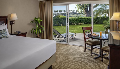 Standard Room, 1 King Bed, Garden View (Resort Room 1 King)