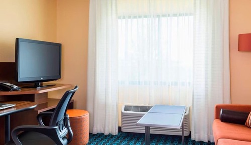 Executive Suite, 1 King Bed with Sofa bed (Mobility/Hearing Accessible, Tub)