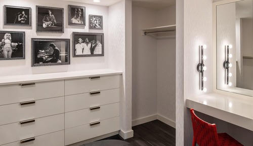 Suite, 1 King Bed, Accessible (Rock and Roll w/Roll in Shwr)