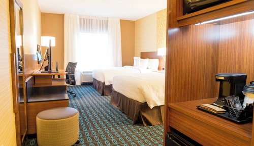 Room, 2 Queen Beds, Roll-in Shower