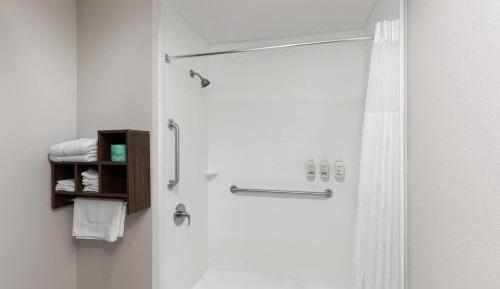 Queen Room - Disability Access