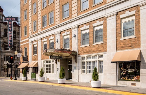 Sedalia Hotel | Hotel Bothwell Sedalia Central District, Ascend Hotel Collection