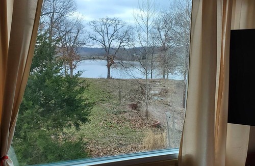 Crystal Lakes House | Quite private lake front property