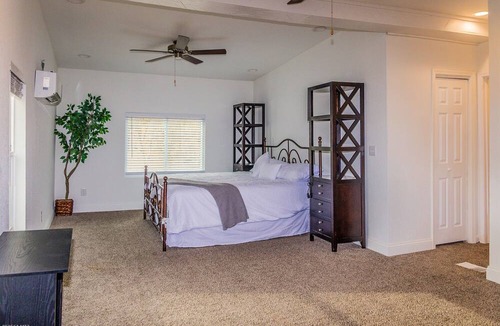 Kansas City House | 10 minutes to Kansas City downtown! Family size cabin, with game room & deck